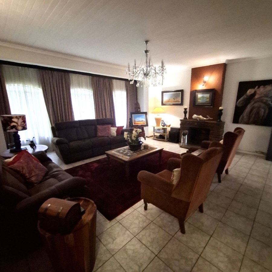 6 Bedroom Property for Sale in Meyerton Central Gauteng