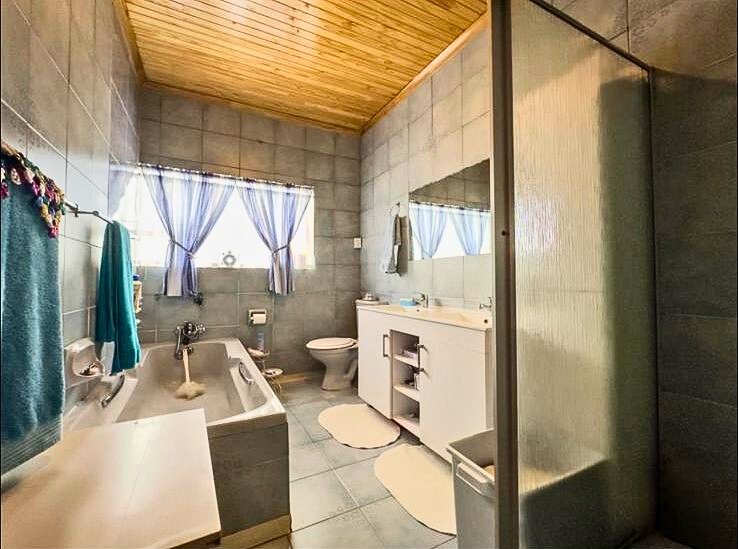 5 Bedroom Property for Sale in Birchleigh Gauteng