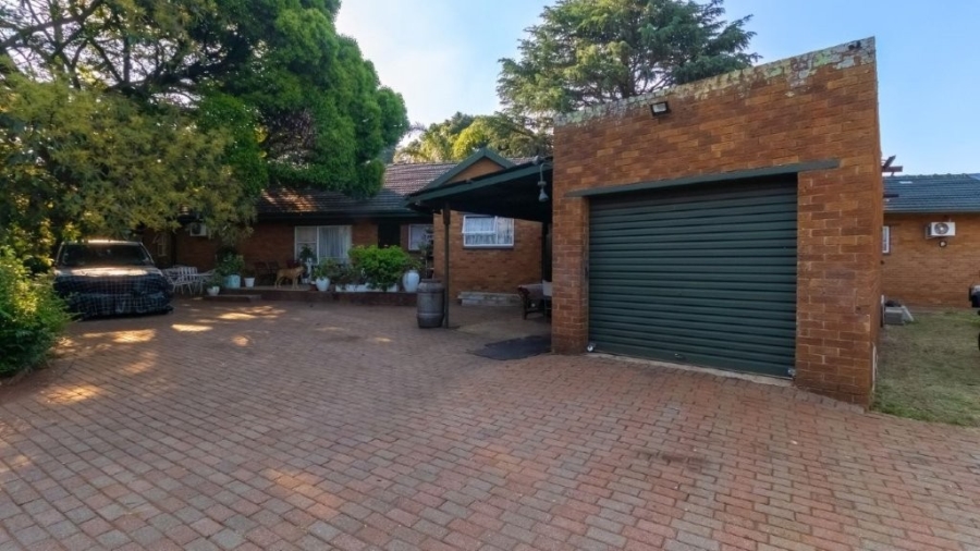 5 Bedroom Property for Sale in Birchleigh Gauteng