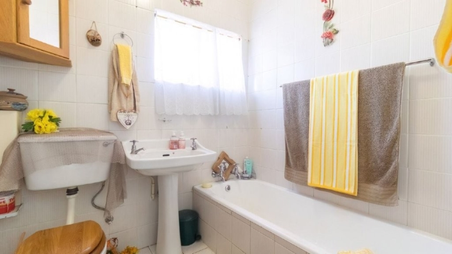 5 Bedroom Property for Sale in Birchleigh Gauteng