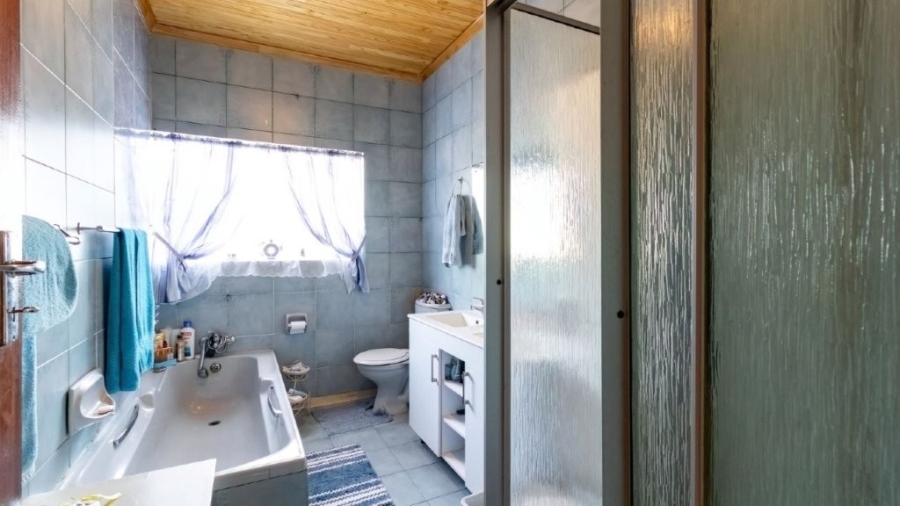 5 Bedroom Property for Sale in Birchleigh Gauteng