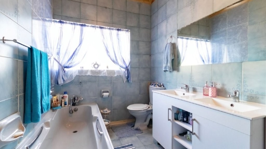 5 Bedroom Property for Sale in Birchleigh Gauteng