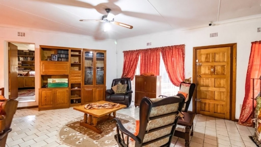 5 Bedroom Property for Sale in Birchleigh Gauteng