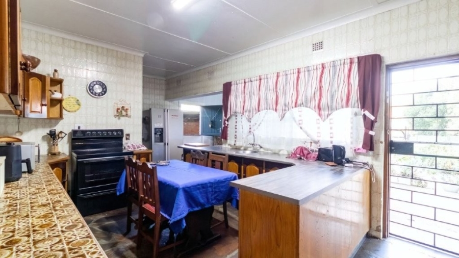 5 Bedroom Property for Sale in Birchleigh Gauteng