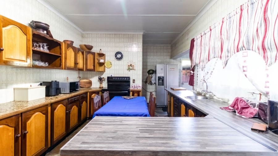 5 Bedroom Property for Sale in Birchleigh Gauteng