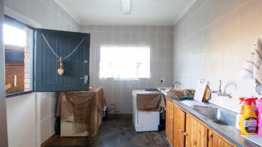 5 Bedroom Property for Sale in Birchleigh Gauteng