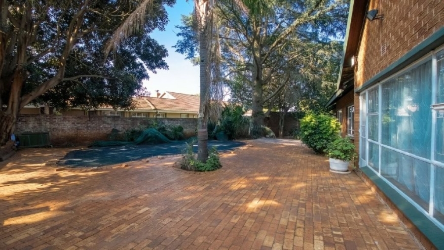 5 Bedroom Property for Sale in Birchleigh Gauteng