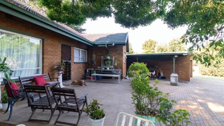 5 Bedroom Property for Sale in Birchleigh Gauteng