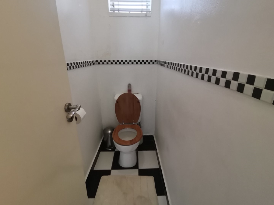 To Let 1 Bedroom Property for Rent in Greenside Gauteng