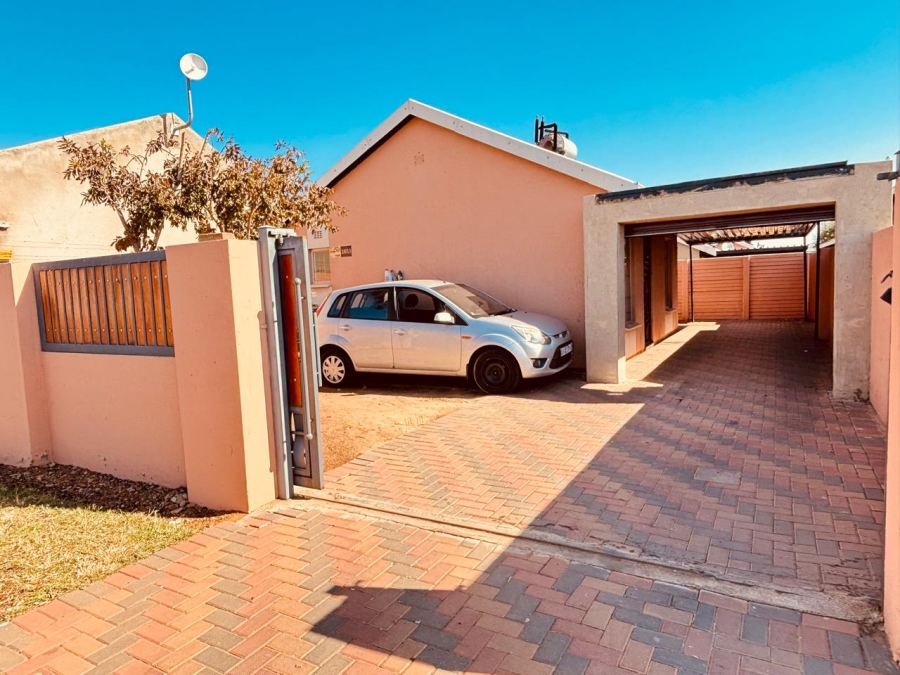 2 Bedroom Property for Sale in Sky City Gauteng