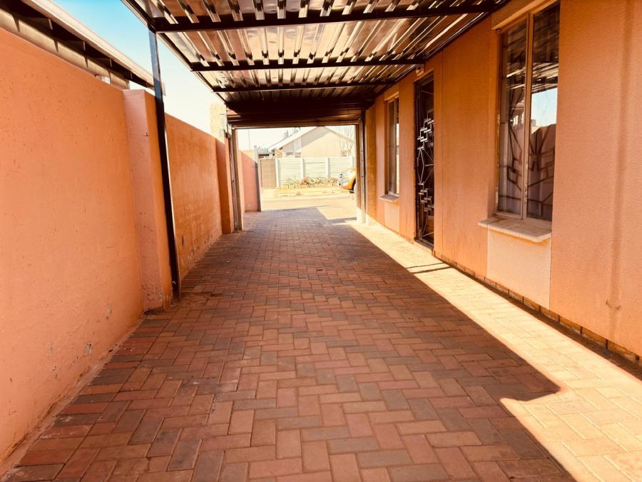 2 Bedroom Property for Sale in Sky City Gauteng