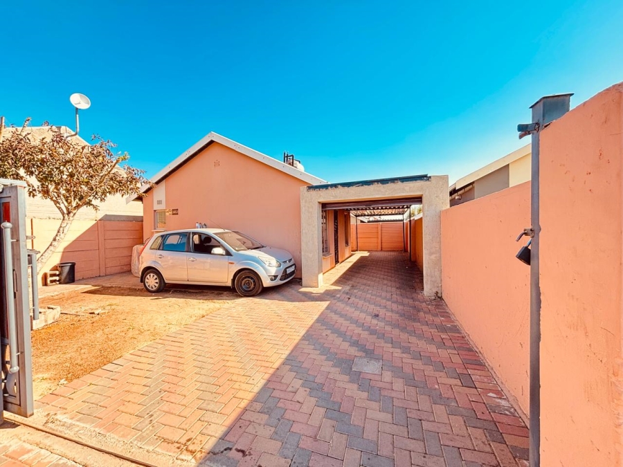 2 Bedroom Property for Sale in Sky City Gauteng