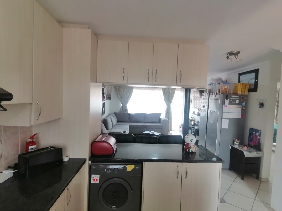 2 Bedroom Property for Sale in Bassonia Gauteng