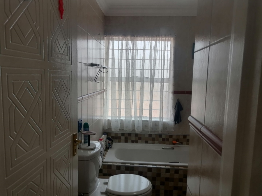 2 Bedroom Property for Sale in Bassonia Gauteng