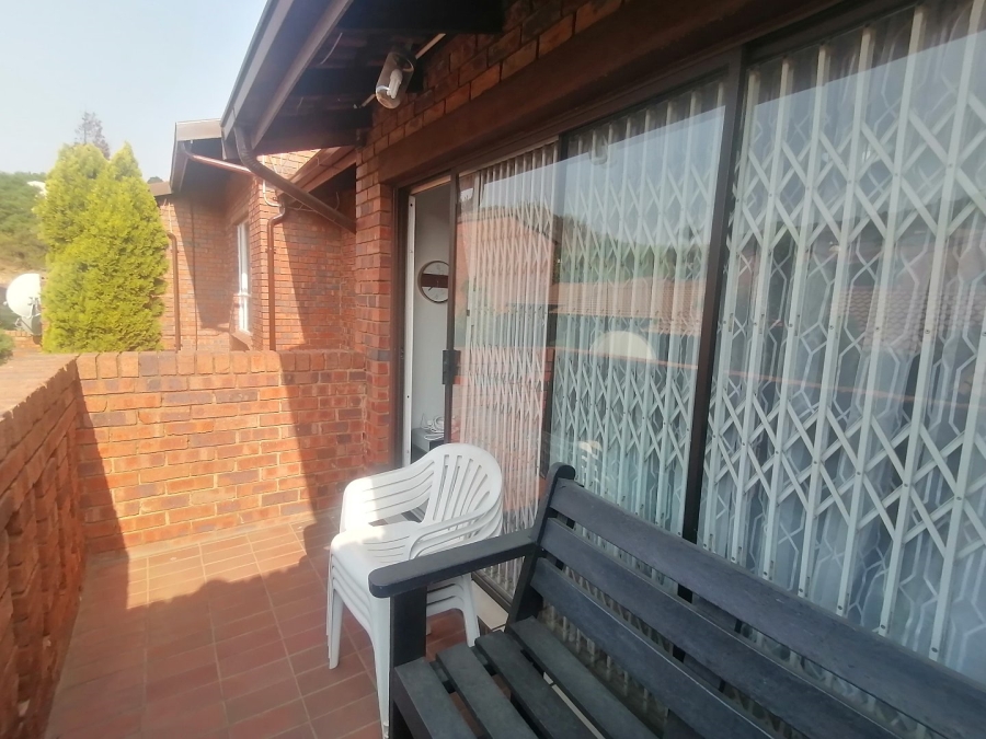 2 Bedroom Property for Sale in Bassonia Gauteng