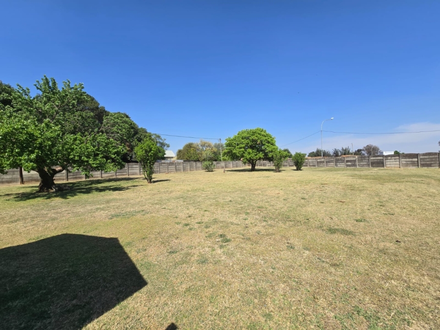 5 Bedroom Property for Sale in Persida Gauteng