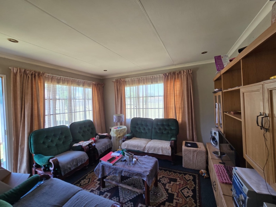 5 Bedroom Property for Sale in Persida Gauteng