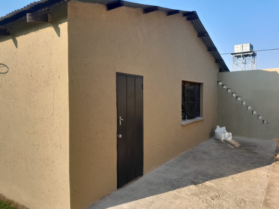 5 Bedroom Property for Sale in Persida Gauteng