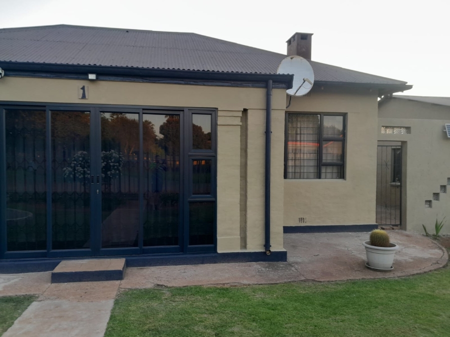 5 Bedroom Property for Sale in Persida Gauteng