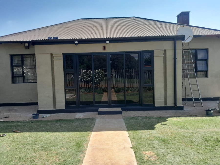 5 Bedroom Property for Sale in Persida Gauteng
