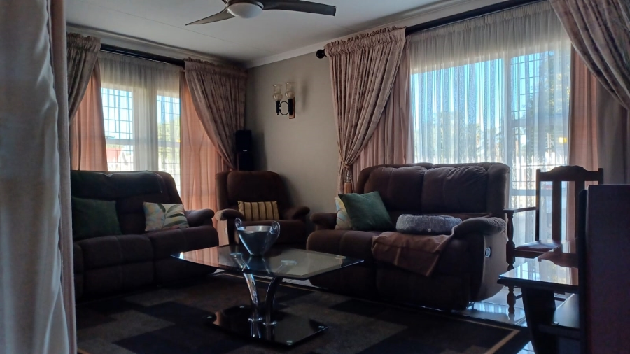 3 Bedroom Property for Sale in Falcon Ridge Gauteng