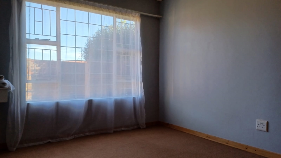 3 Bedroom Property for Sale in Falcon Ridge Gauteng