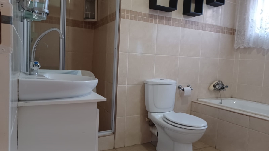 3 Bedroom Property for Sale in Falcon Ridge Gauteng