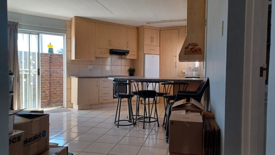3 Bedroom Property for Sale in Falcon Ridge Gauteng