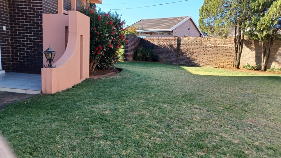 3 Bedroom Property for Sale in Falcon Ridge Gauteng