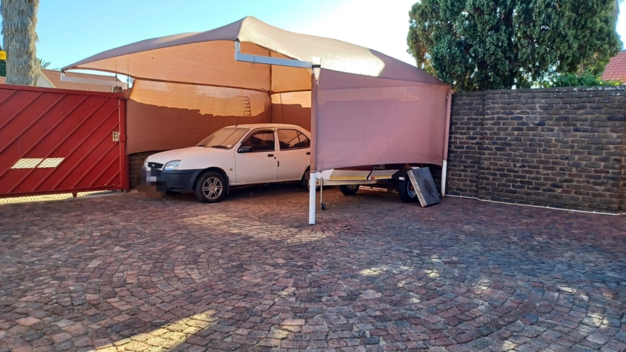 3 Bedroom Property for Sale in Falcon Ridge Gauteng