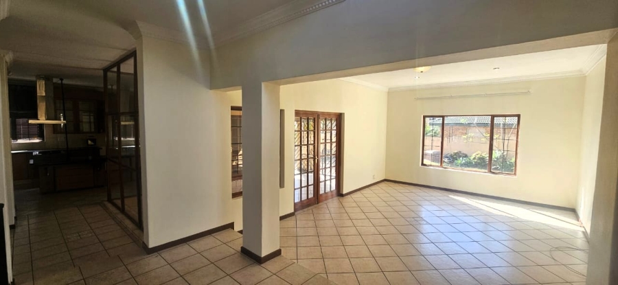 To Let 4 Bedroom Property for Rent in Faerie Glen Gauteng
