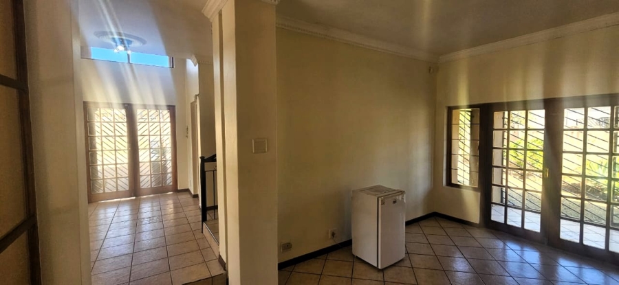 To Let 4 Bedroom Property for Rent in Faerie Glen Gauteng