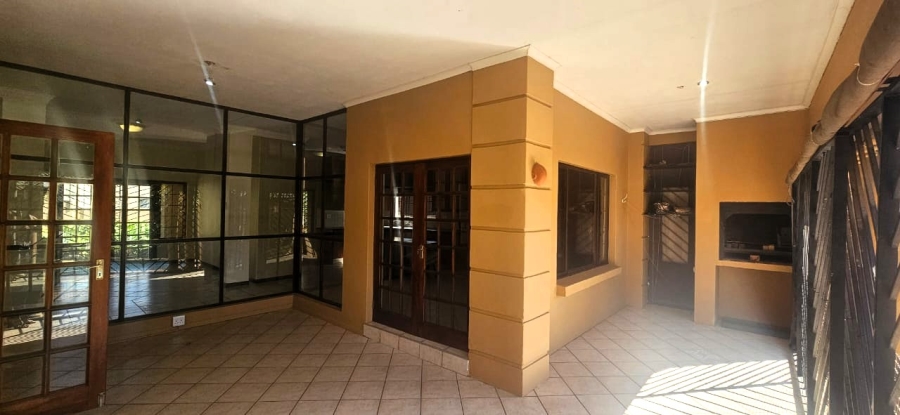 To Let 4 Bedroom Property for Rent in Faerie Glen Gauteng