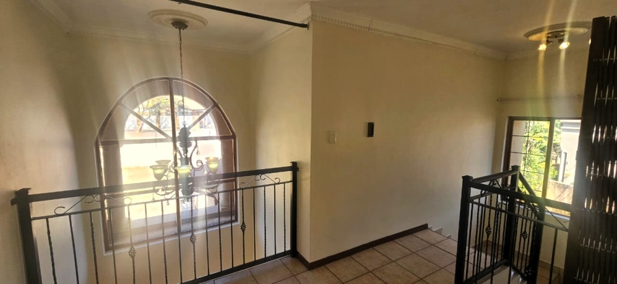 To Let 4 Bedroom Property for Rent in Faerie Glen Gauteng