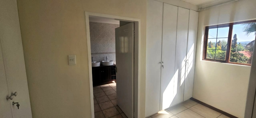 To Let 4 Bedroom Property for Rent in Faerie Glen Gauteng