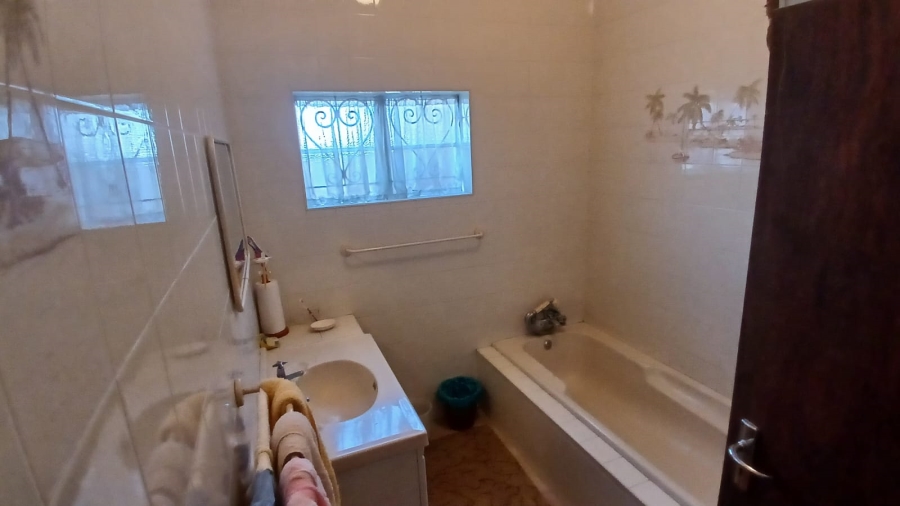 To Let 3 Bedroom Property for Rent in Towerby Gauteng