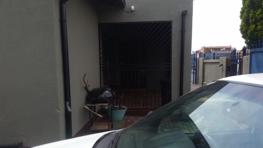 3 Bedroom Property for Sale in Rabie Ridge Gauteng