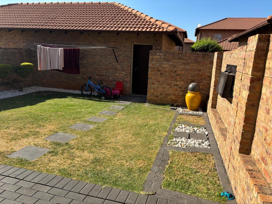 3 Bedroom Property for Sale in Annlin Gauteng