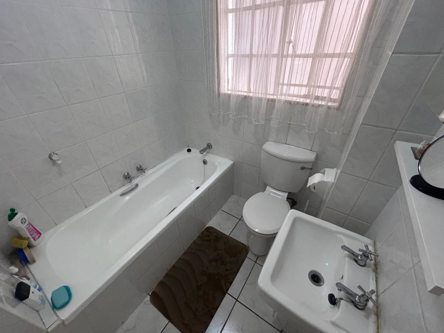 3 Bedroom Property for Sale in Eden Glen Gauteng