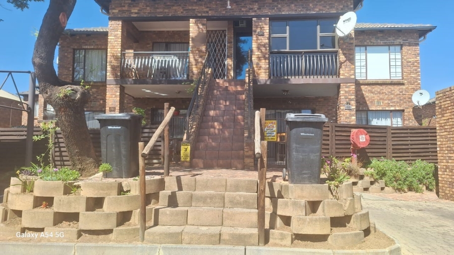 2 Bedroom Property for Sale in Sonneveld Gauteng
