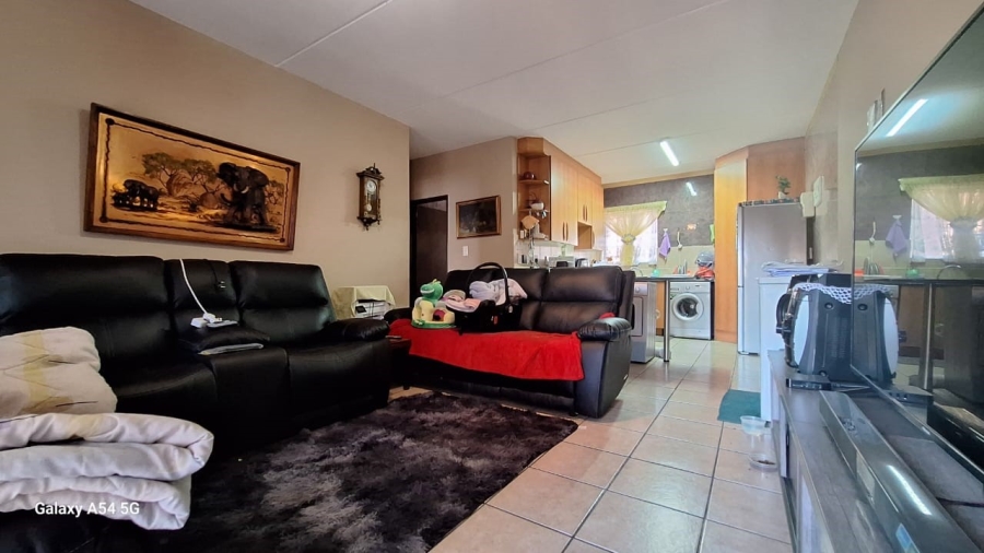 2 Bedroom Property for Sale in Sonneveld Gauteng