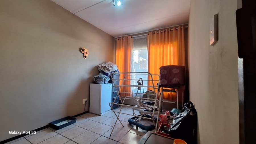 2 Bedroom Property for Sale in Sonneveld Gauteng