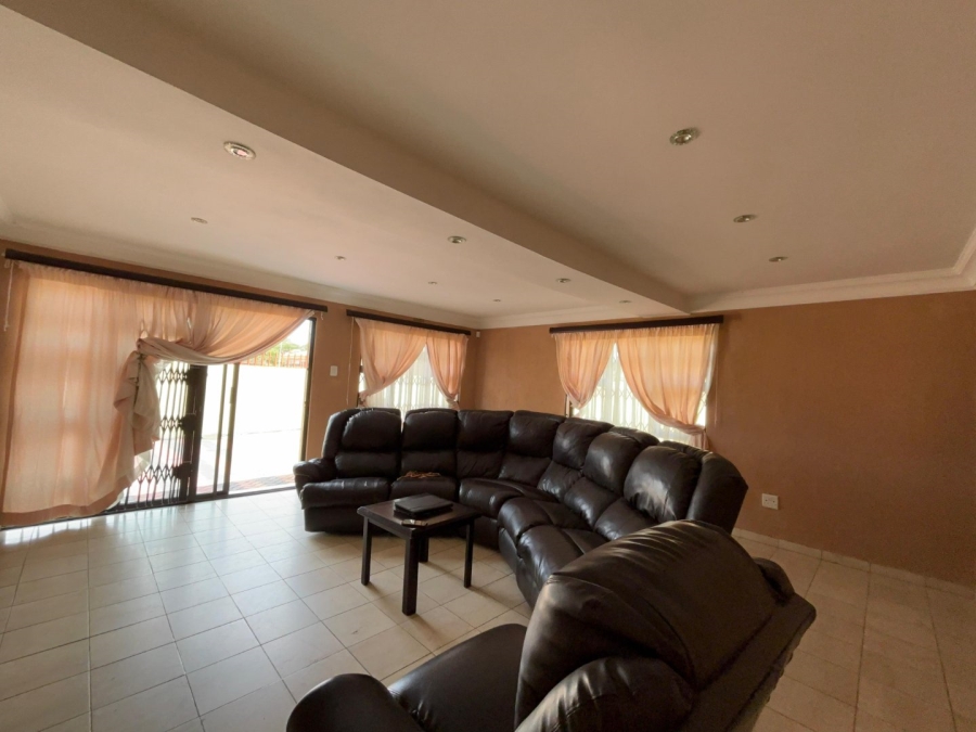 3 Bedroom Property for Sale in Meredale Gauteng