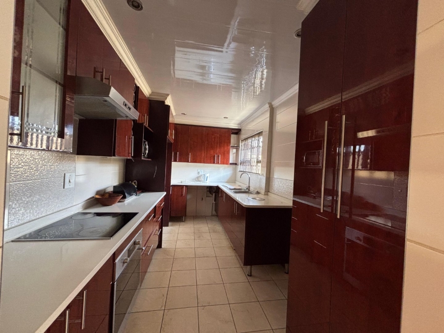 3 Bedroom Property for Sale in Meredale Gauteng