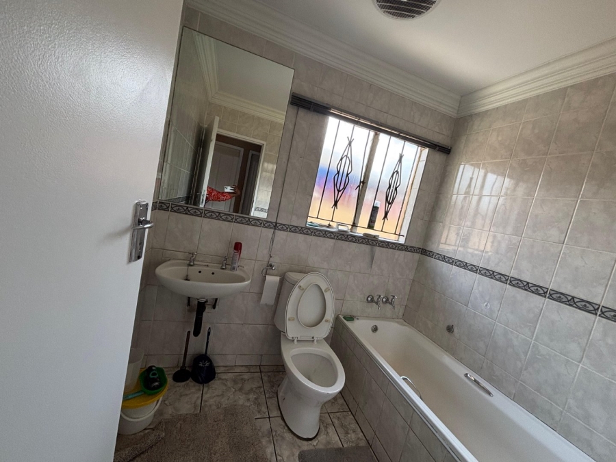 3 Bedroom Property for Sale in Meredale Gauteng