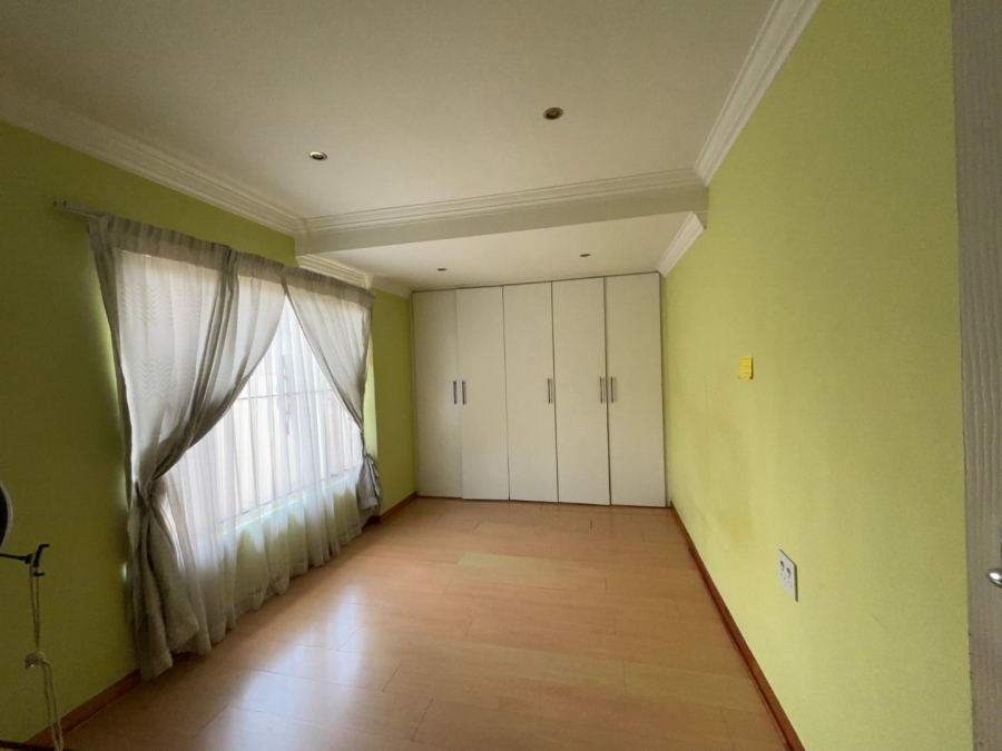 3 Bedroom Property for Sale in Meredale Gauteng