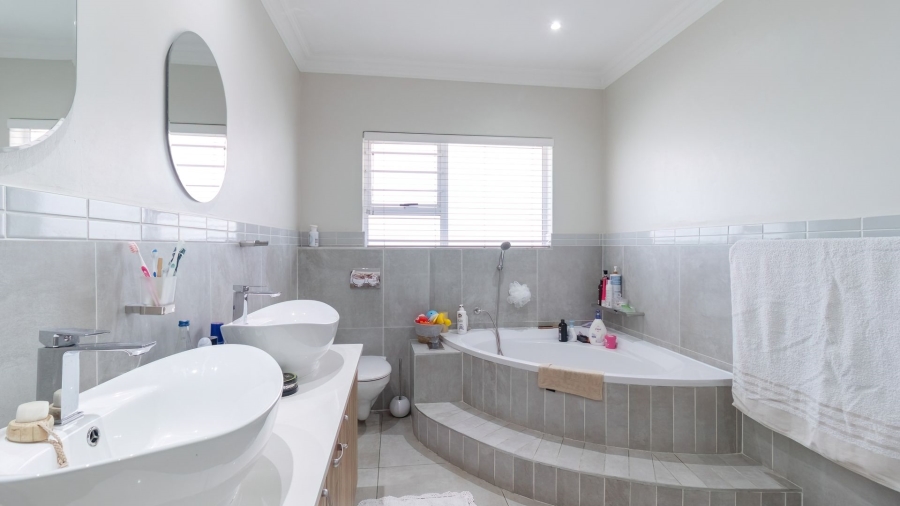 3 Bedroom Property for Sale in Beyers Park Gauteng