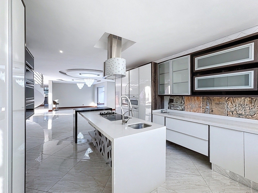 5 Bedroom Property for Sale in Lombardy Gauteng