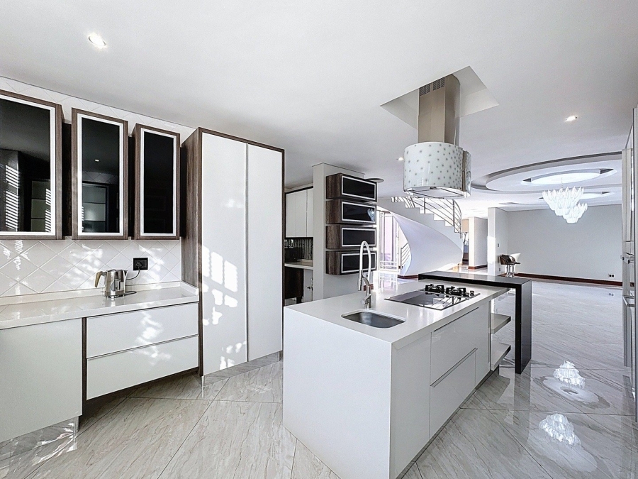 5 Bedroom Property for Sale in Lombardy Gauteng