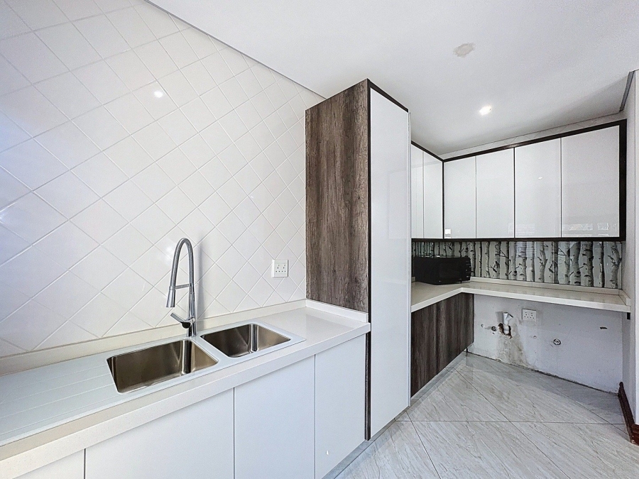 5 Bedroom Property for Sale in Lombardy Gauteng